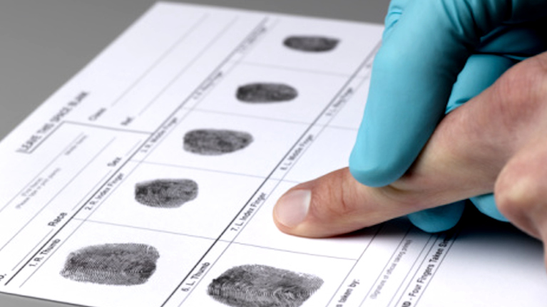 Toma Adecuada de Firmas y Huellas Digitales